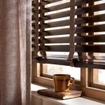 fenstr-houten-jaloezie-harm-br-gQymxtIr-0.webp