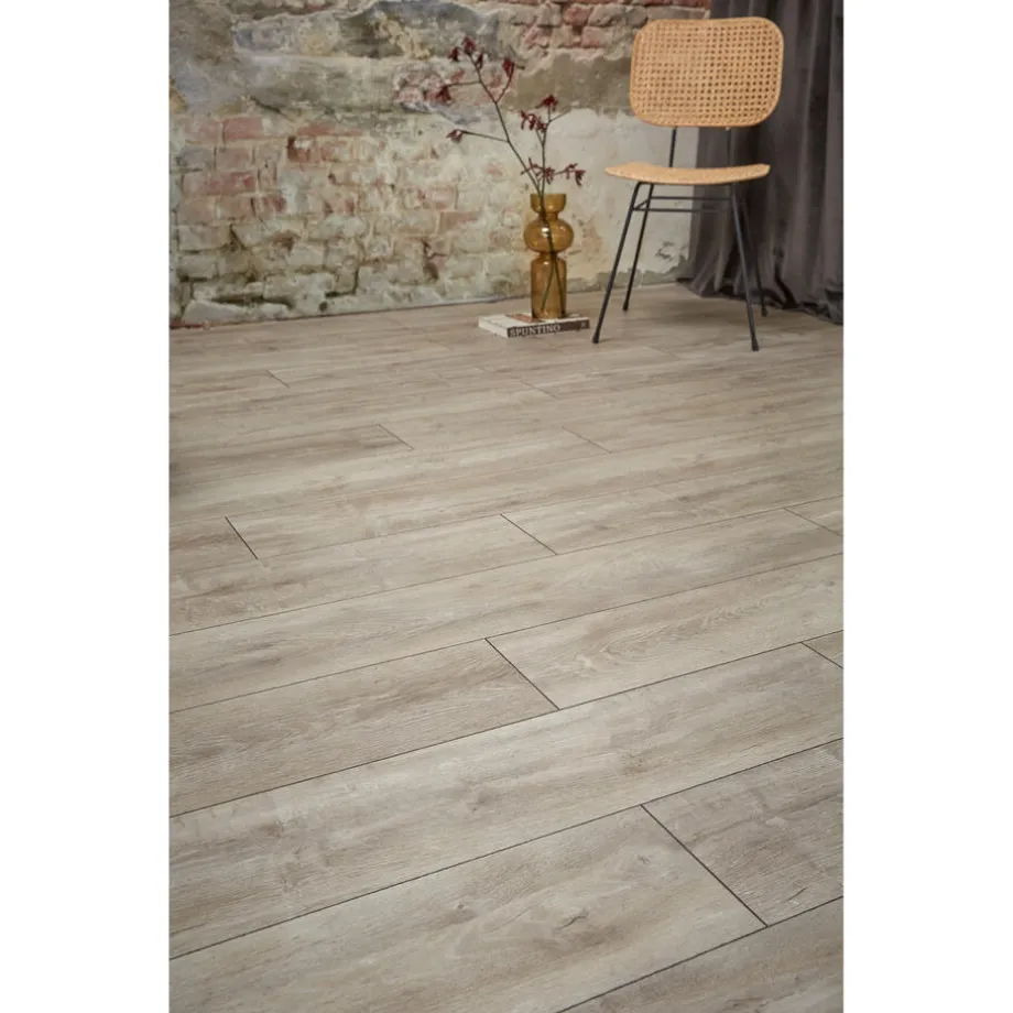 laminaat-bend-grijs-eiken-zeLvmzEb-1.webp Best Kwantum Laminaat Bend Grijs Eiken Je Berekent Hoeveel Meters Je Nodig Hebt Door Lengte En Breedte In Te Vullen